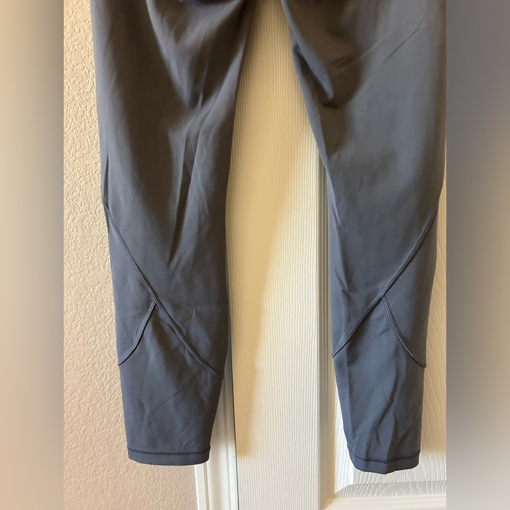 Lululemon In Movement Tight 25” Everlux - Picture 6 of 7